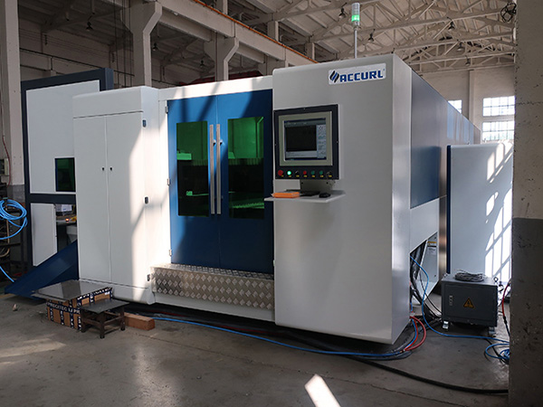 3000 Вт для лазерной резки с двойным поддоном